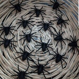 Faux 🍁🍂 Bundle of (16) Black glittery spiders, perfect for crafts or fillers.